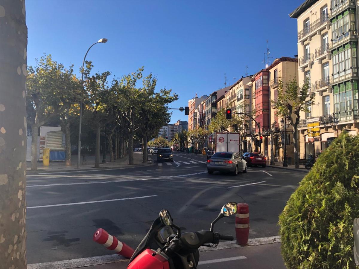 Gran Alojamiento En El Casco Antiguo De Logrono Ngoại thất bức ảnh